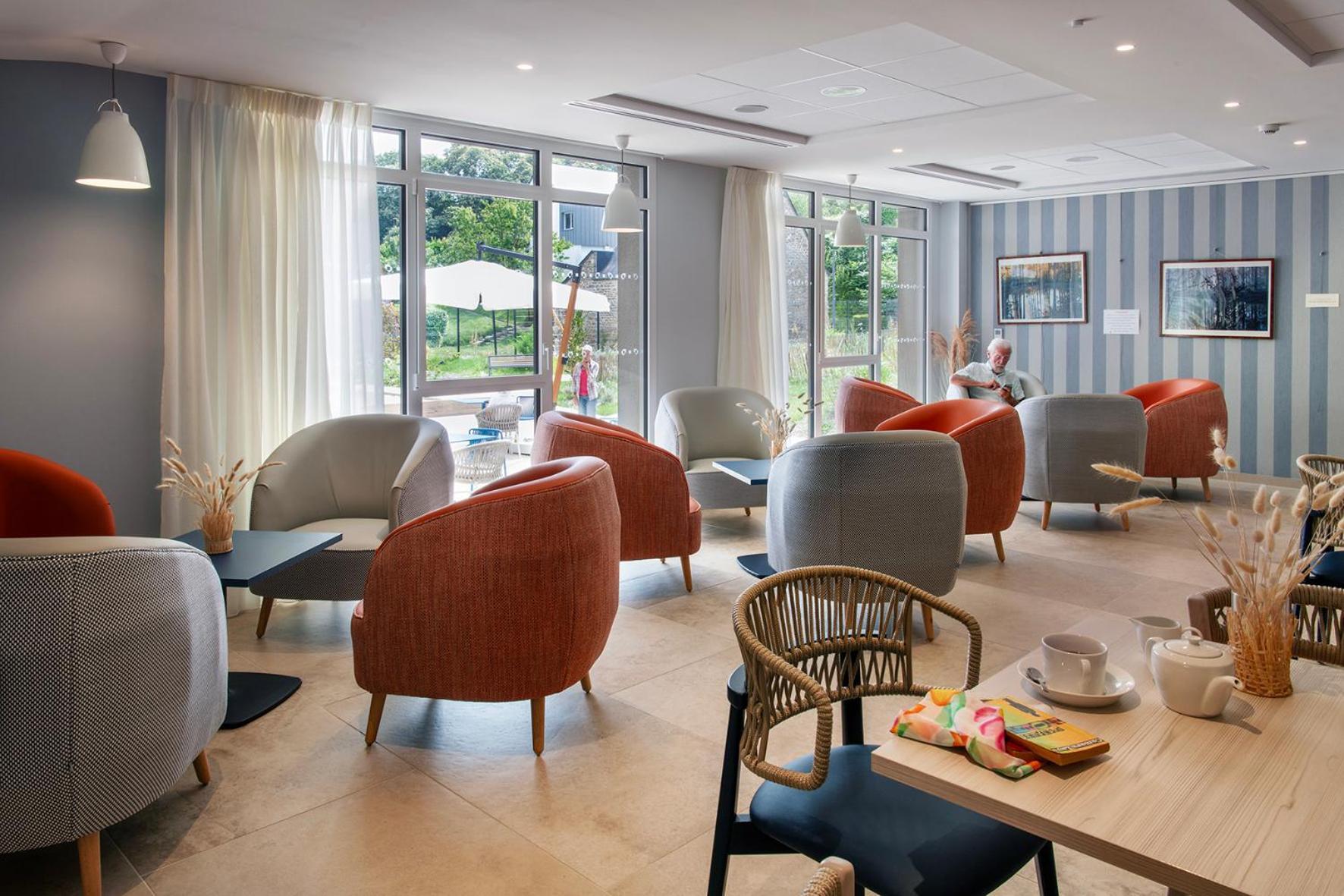 Residence Services Seniors - Domitys Les Jardins D'Ahna Dinan Dış mekan fotoğraf